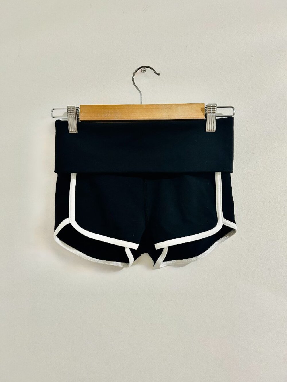 Aritzia LIFE Fold-Over Dolphin Short, Size 0